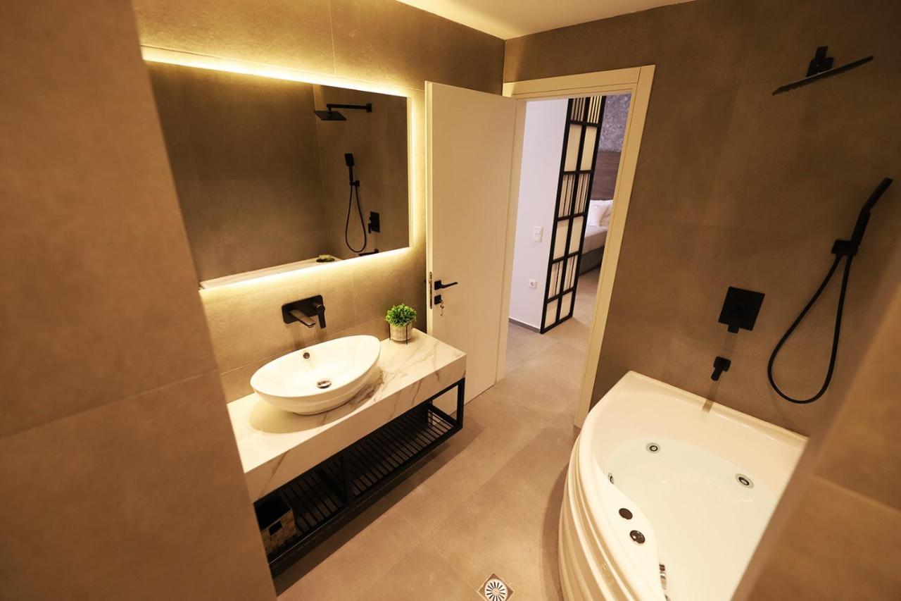 K58 Luxury Apartment Monastiraki Metro Station Acropolis Jacuzzi Athènes Extérieur photo