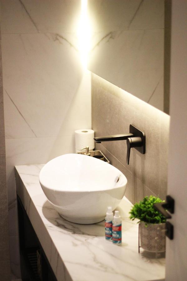 K58 Luxury Apartment Monastiraki Metro Station Acropolis Jacuzzi Athènes Extérieur photo