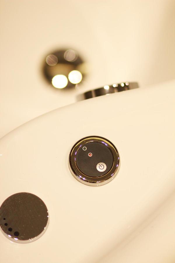 K58 Luxury Apartment Monastiraki Metro Station Acropolis Jacuzzi Athènes Extérieur photo